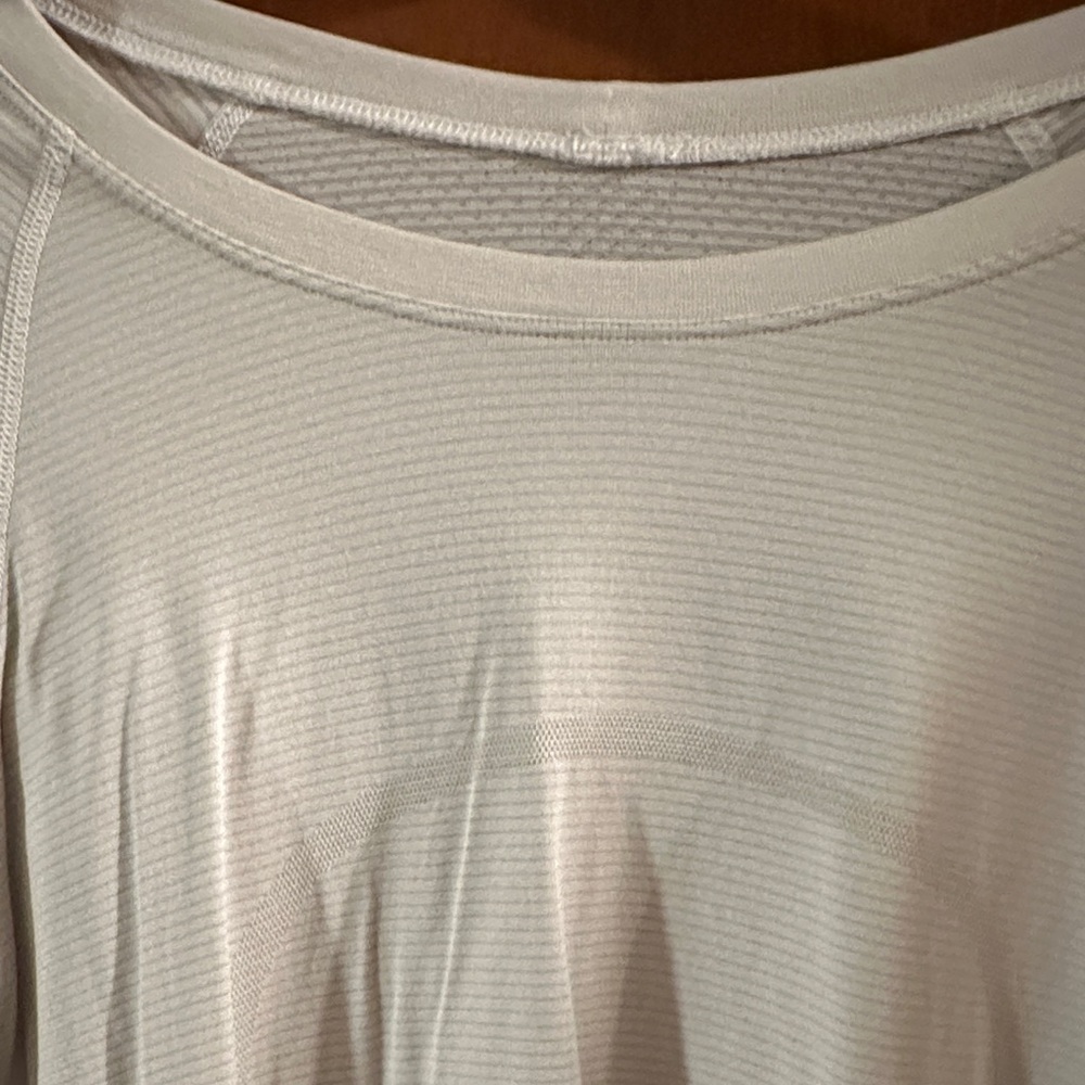 Lululemon Athletica White Long Sleeve Top - Picture 2 of 3